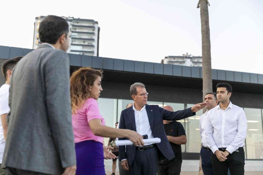 Seçer, Yapımı Süren Okuma Salonunu İnceledi