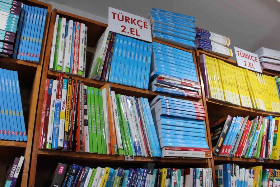Yeni Eğitim Öğretim Sezonunun Başlaması İkinci El Kitap Pazarını Canlandırdı