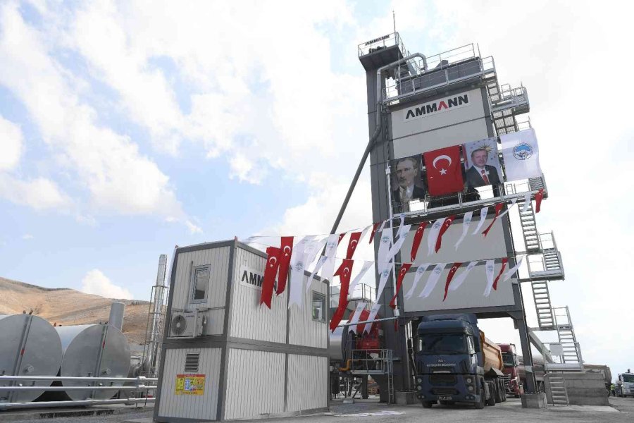 Saatte 240 Ton Üretim Yapan Dev Asfalt Plenti Faaliyet Egeçti