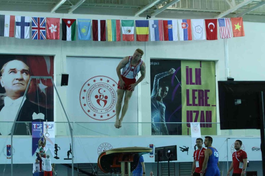 Artistik Cimnastik Dünya Kupasında Finale Kalanlar Belli Oldu