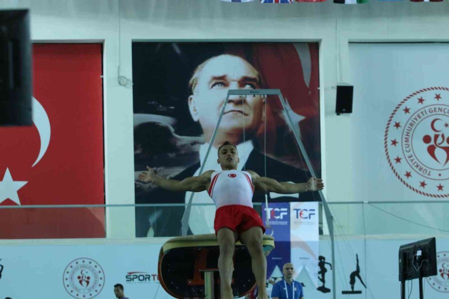 Artistik Cimnastik Dünya Kupasında Finale Kalanlar Belli Oldu