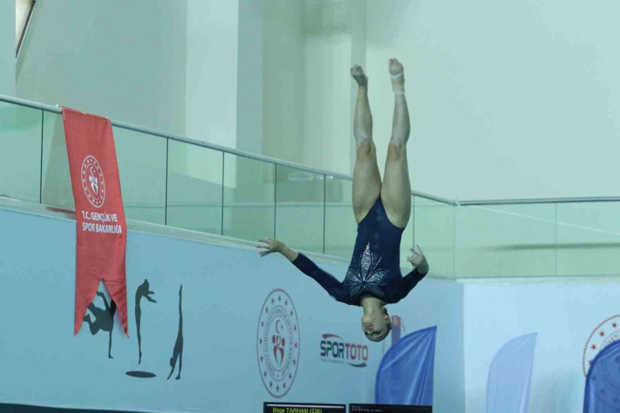 Artistik Cimnastik Dünya Kupasında Finale Kalanlar Belli Oldu