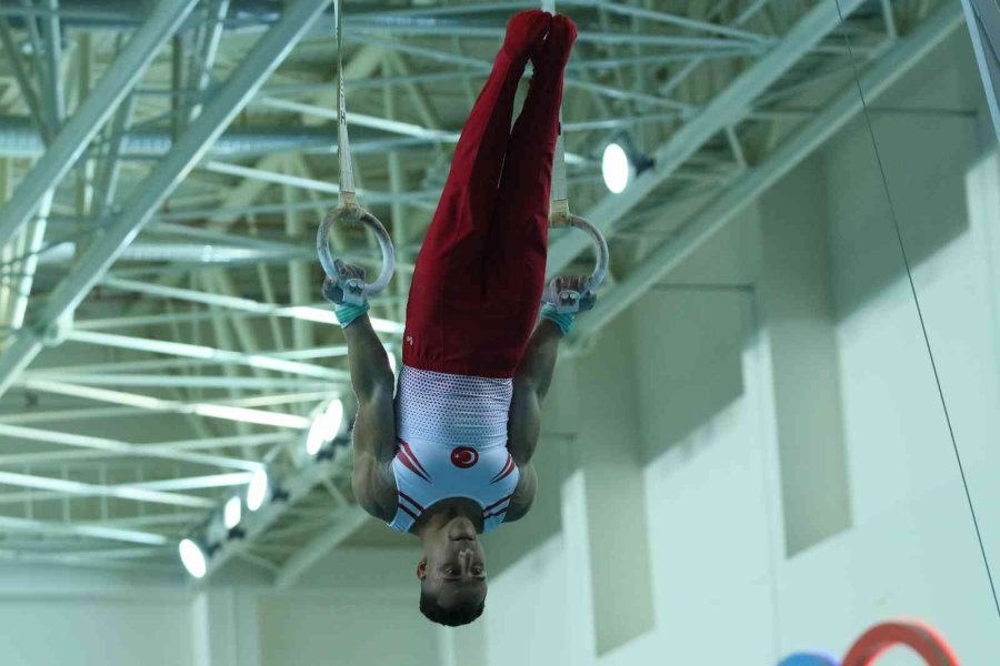 Artistik Cimnastik Dünya Kupasında Finale Kalanlar Belli Oldu