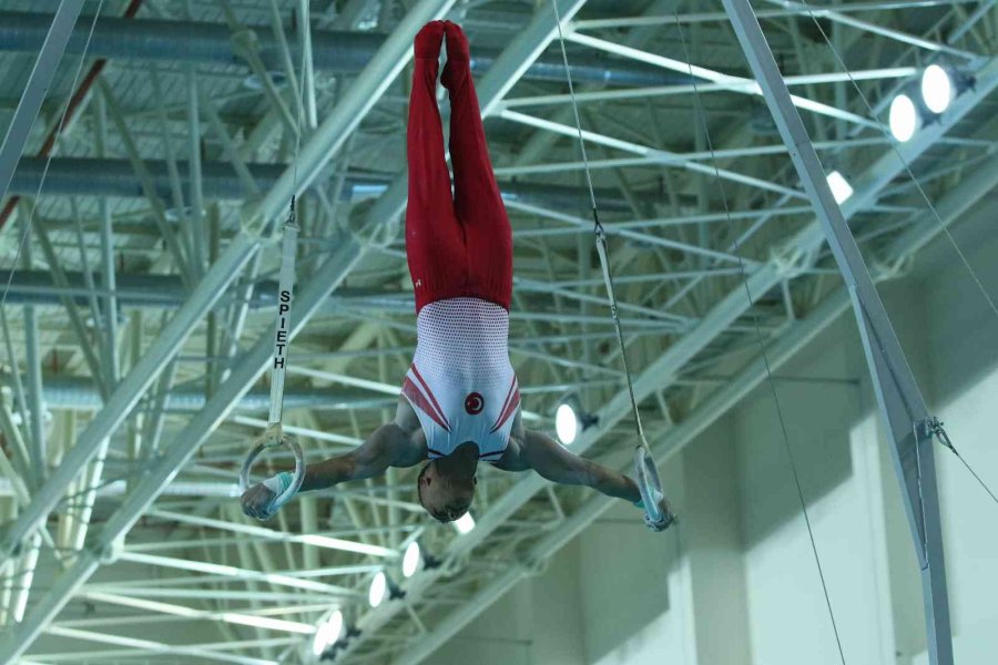 Artistik Cimnastik Dünya Kupasında Finale Kalanlar Belli Oldu