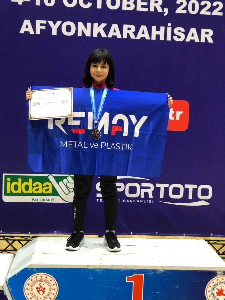 Tomarzalı Elif Wushu Kung Fu Şampiyonu Oldu
