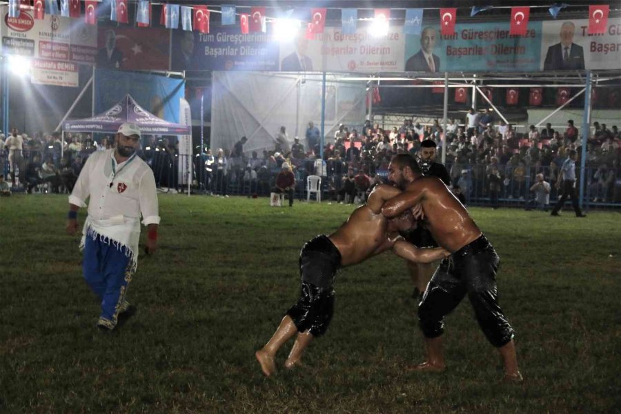 Aksu Belediyesi 7. Geleneksel Yağlı Pehlivan Güreşlerinde Başpehlivan Ali Gürbüz’ün