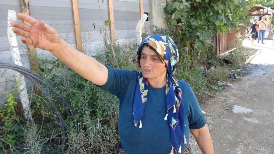 Eşi Ve Çocuğu Kendisini Terk Etti Diye Komşusunu Bıçaklayıp, Kendi Evini Yaktı