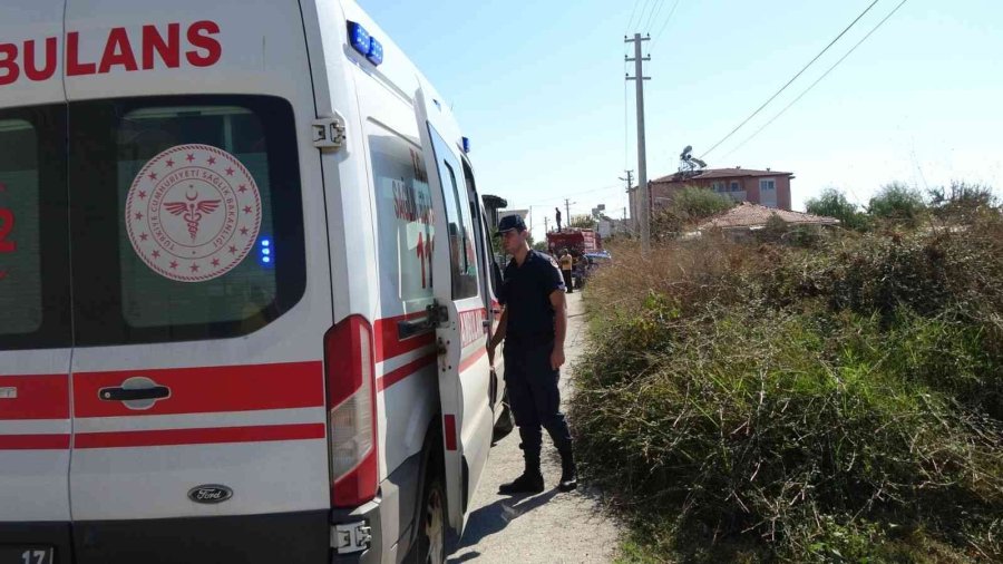 Eşi Ve Çocuğu Kendisini Terk Etti Diye Komşusunu Bıçaklayıp, Kendi Evini Yaktı