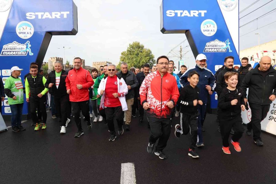 Uluslararası Kayseri Yarı Maratonu Başladı