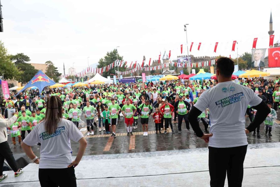 Uluslararası Kayseri Yarı Maratonu Başladı
