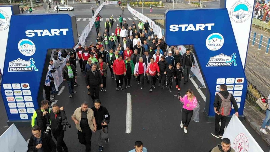 Uluslararası Kayseri Yarı Maratonu Başladı