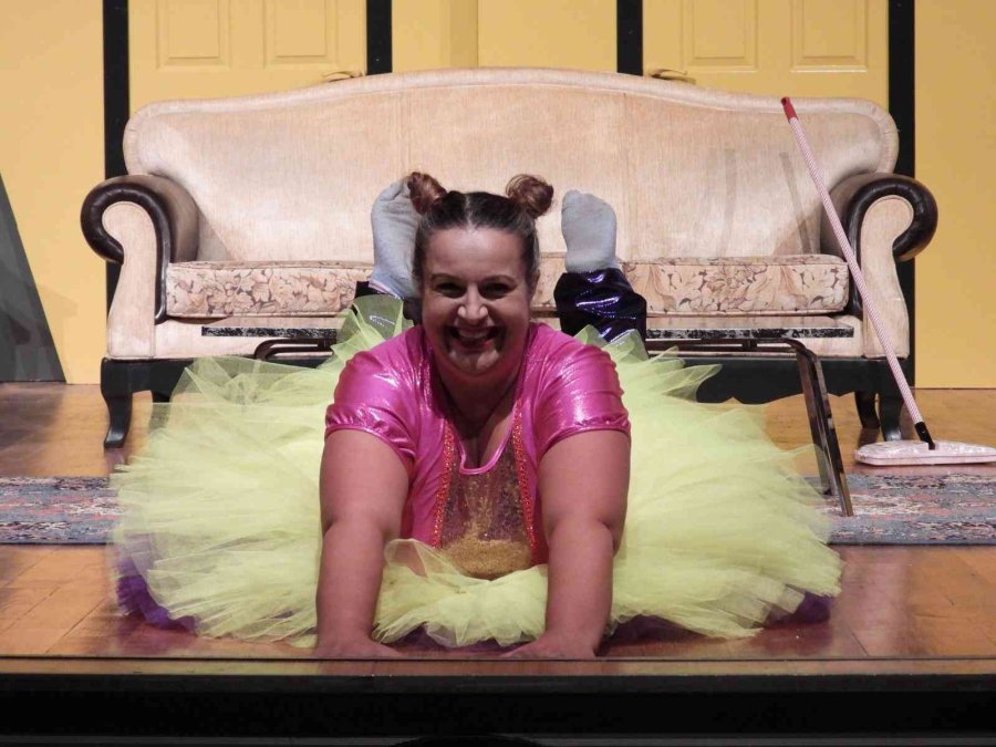 ‘darısı Başımıza’ Kbt Sahnesinde