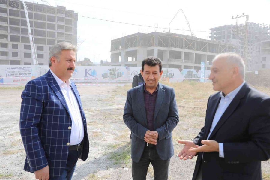 Başkan Palancıoğlu, Yıldırım Beyazıt Yıkım Çalışmalarına Katıldı