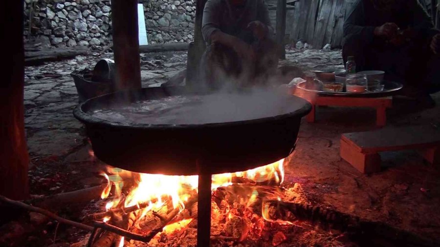 Antalyalı Kadınların Bin Bir Emekle Üretilen Nar Ekşisi Mesaisi Başladı