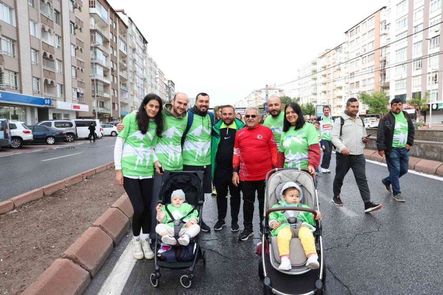 Uluslararası Kayseri Yarı Maratonu Başladı