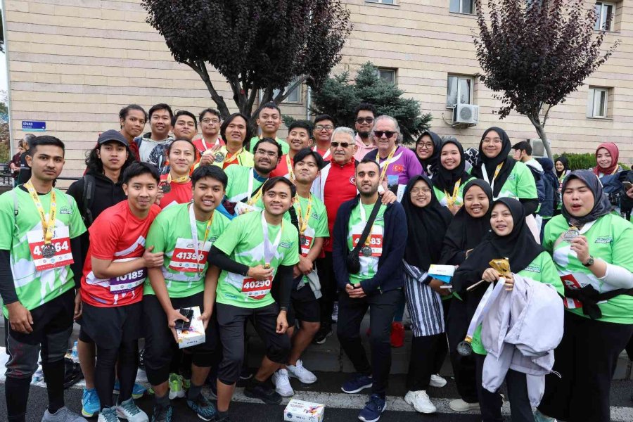 Uluslararası Kayseri Yarı Maratonu Başladı