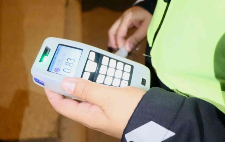 Alkollü Araç Kullanırken Yakalandı, “amacımız Ehliyetli Araç Kullanmak Değil” Dedi