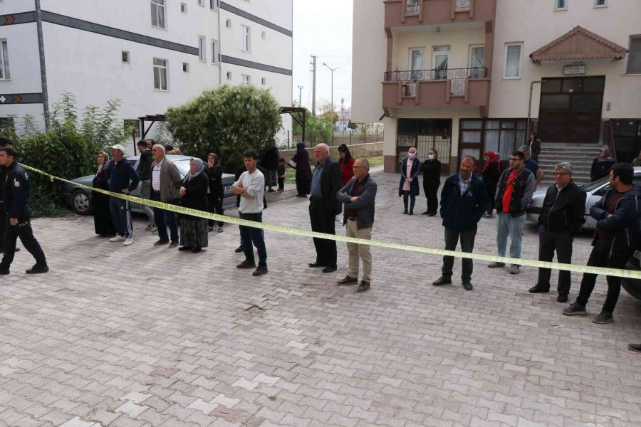 Onarmak İçin Çıktığı Çatıdan Düşen Yaşlı Adam Hayatını Kaybetti