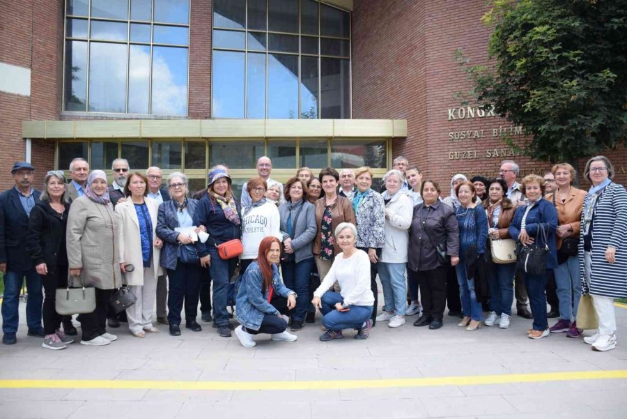 Tazelenme Üniversitesi Öğrencileri Oryantasyon Toplantısında Buluştu