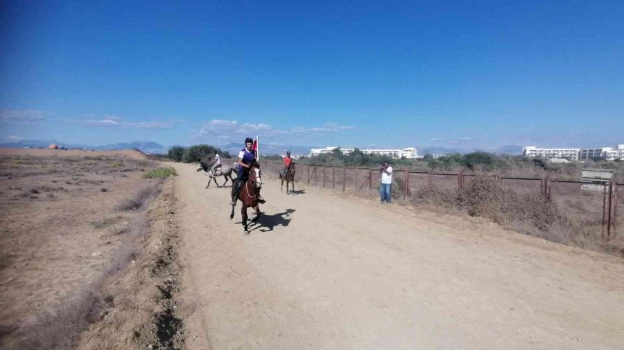 Rahvan Atları Birincilik İçin Yarıştı