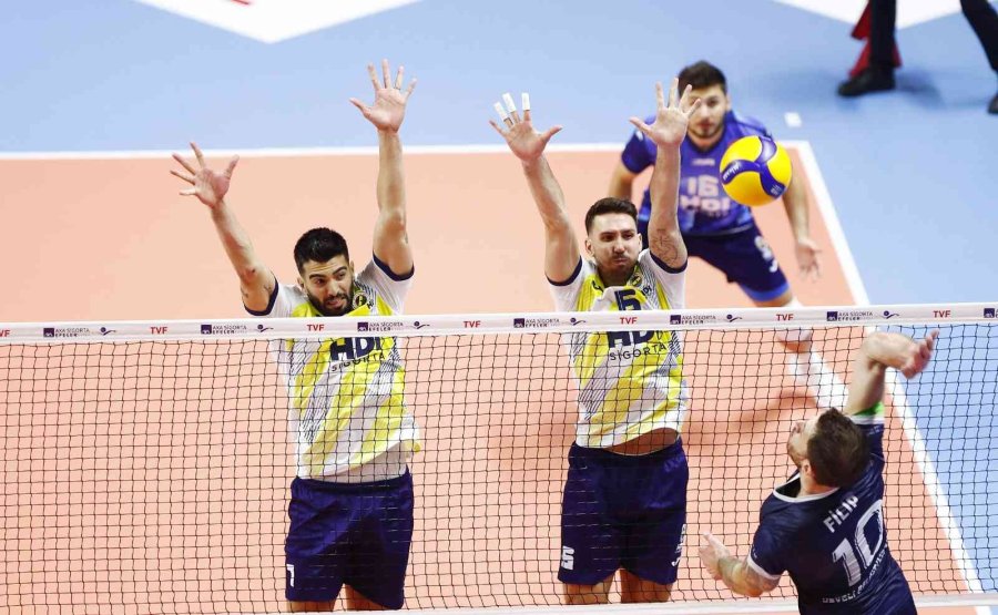 Efeler Ligi 3. Hafta: Fenerbahçe: 3- Develi Belediyespor: 2