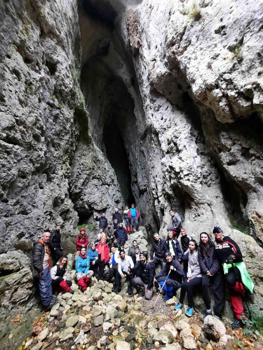 Sonbahar Manzarasında 15 Kilometrelik Doğa Yürüyüşü