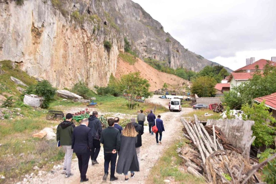 İnönü’deki Aktif Fay Hattı Jeoturizme Kazandırılacak