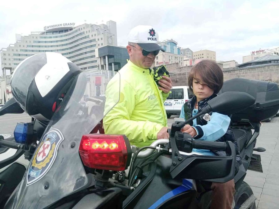 Öğrencilere Uygulamalı Trafik Eğitimi