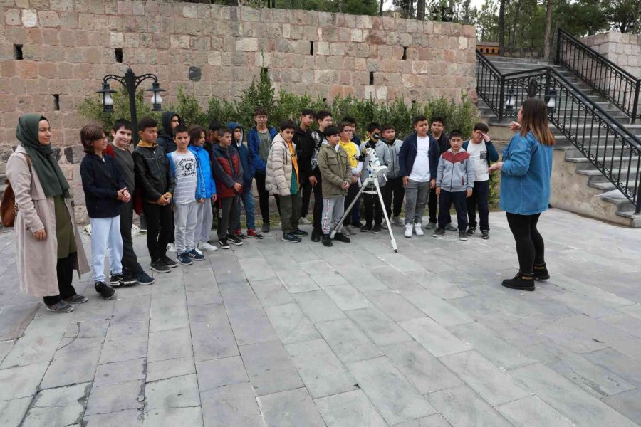 Kocasinanlı Gençler Uzayın Derinliklerine Yolculuk Yaptı