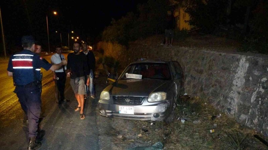 Tur Minibüsü Otomobille Çarpıştı: 5’i İrlandalı Turist 6 Kişi Yaralandı