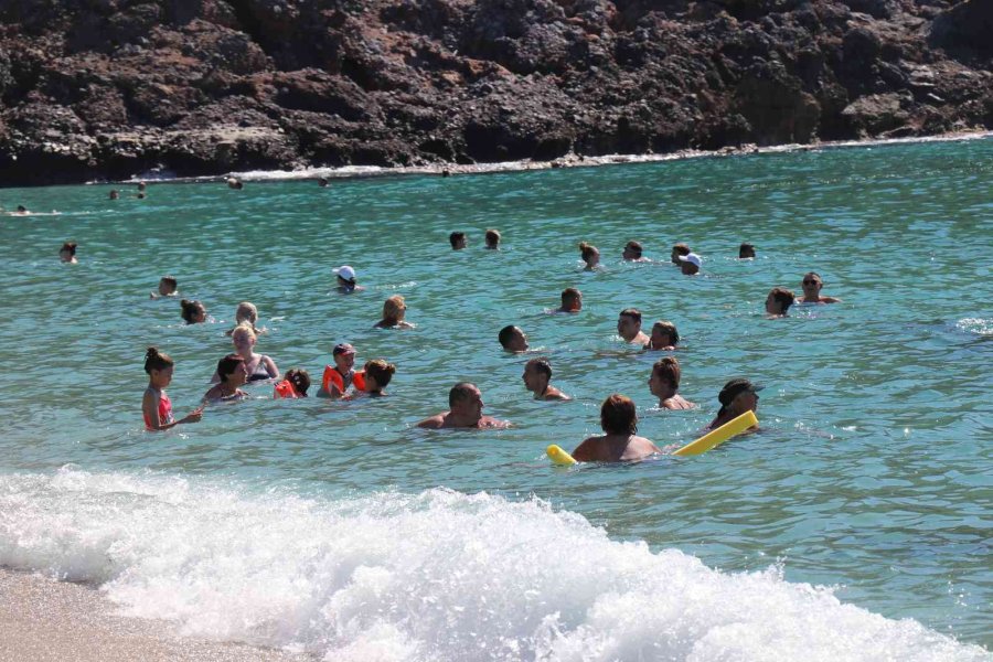 Ekim Ayı Ortasında Alanya’da Deniz Keyfi