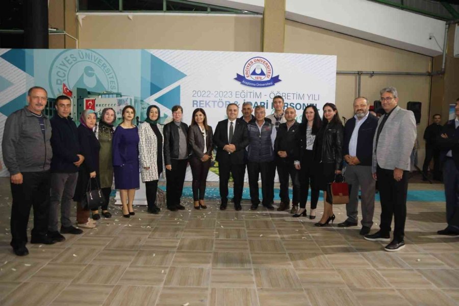 Erü Rektörü Altun, İdari Personel İle Bir Araya Geldi
