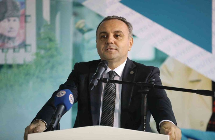 Erü Rektörü Altun, İdari Personel İle Bir Araya Geldi