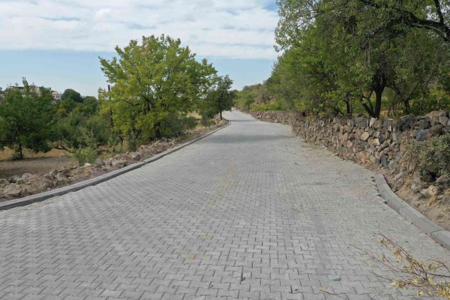 Hacılar’da Caddeler Modern Yüzüne Kavuşuyor