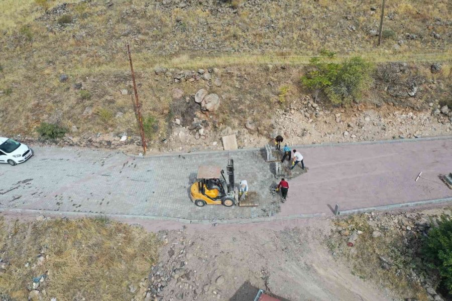 Hacılar’da Caddeler Modern Yüzüne Kavuşuyor