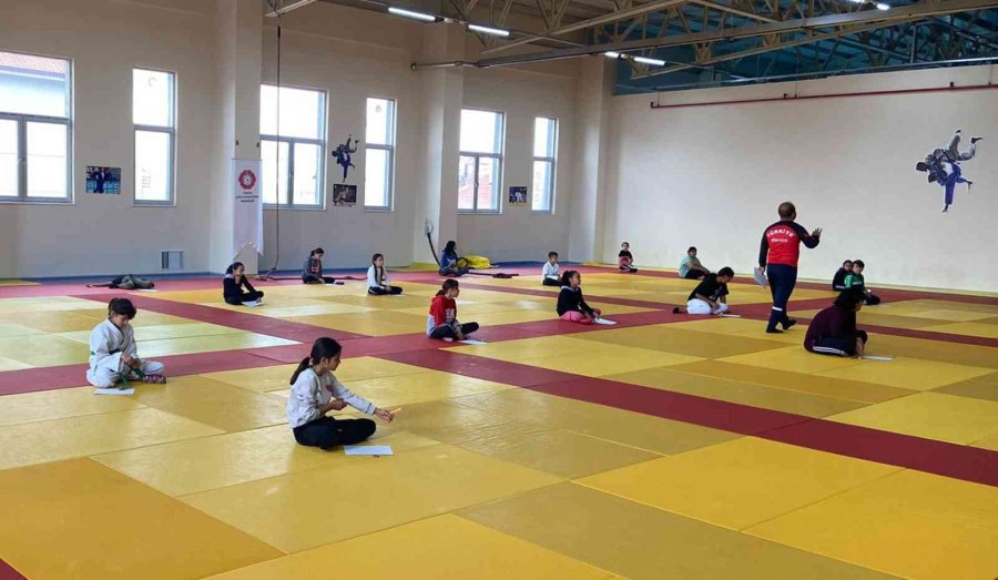 Karaman’da Judocular Kuşak Heyecanı Yaşadı