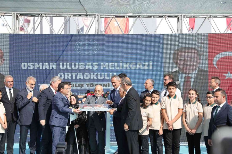 Büyükkılıç: "hayırsever, Yerel Yönetim Ve Milli Eğitim İşbirliğinin En Güzel Örneği"