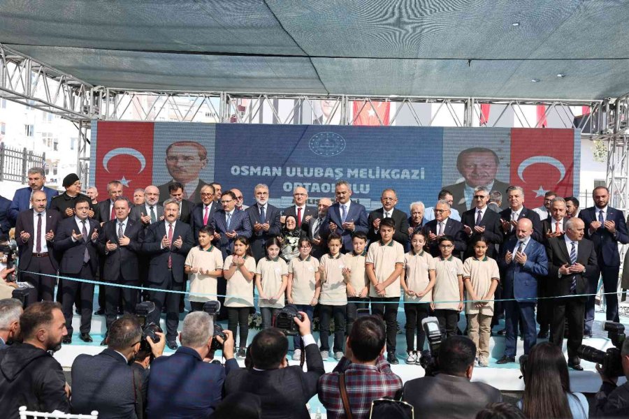 Büyükkılıç: "hayırsever, Yerel Yönetim Ve Milli Eğitim İşbirliğinin En Güzel Örneği"