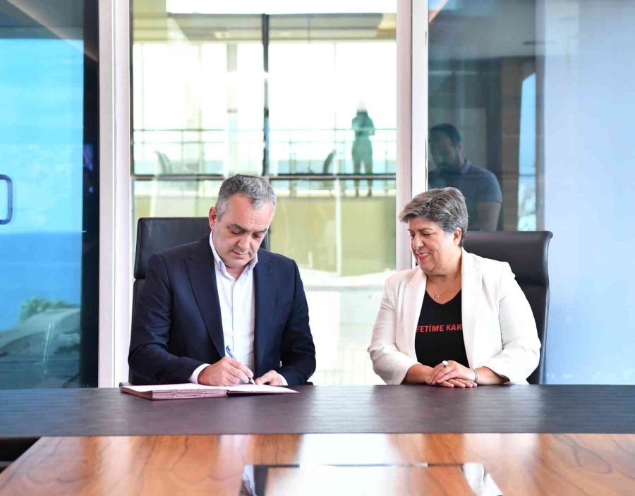 Konyaaltı Belediyesinden Şiddete Uğrayan Kadın Ve Çocuklara Hukuki Ve Psikolojik Destek