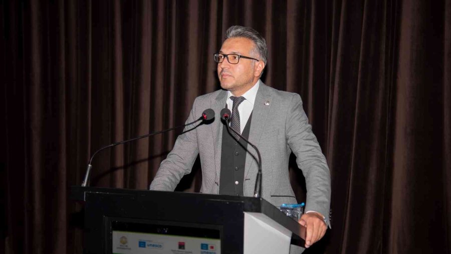 Selçuk Üniversitesi’nde Bilim Ve Sanat, Kongrede Buluştu