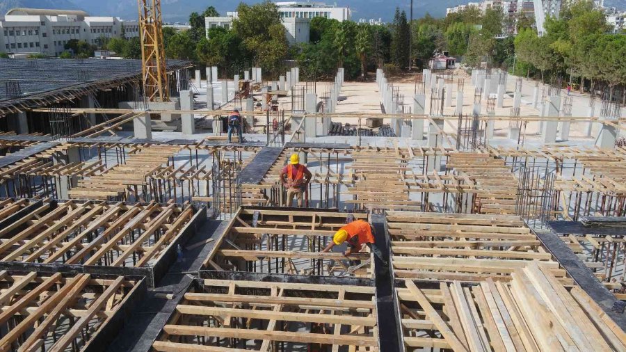 Akdeniz Üniversitesi Katlı Otopark Projesi Hızla İlerliyor