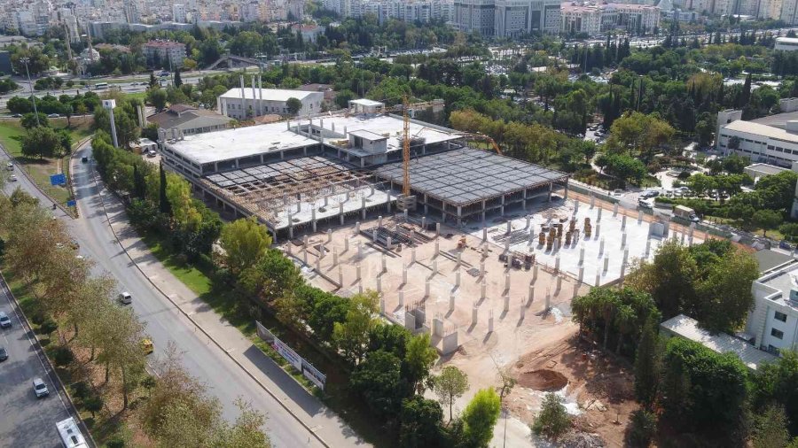 Akdeniz Üniversitesi Katlı Otopark Projesi Hızla İlerliyor