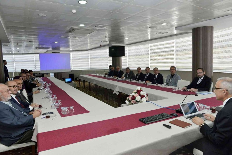 Kmü Rektörü Prof. Dr. Hüseyin Karaman, Dekan Ve Müdürlerle Bir Araya Geldi