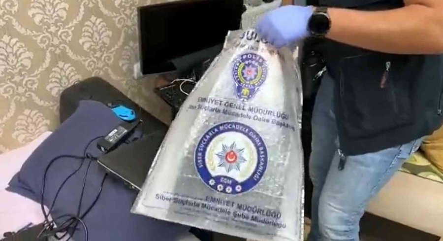 Sosyal Medya Verilerini Satan 15 Kişi Gözaltına Alındı