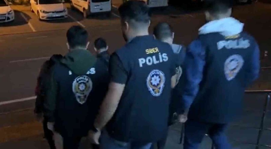 Sosyal Medya Verilerini Satan 15 Kişi Gözaltına Alındı