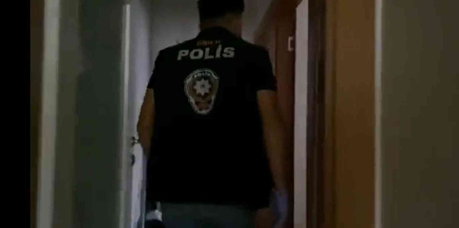 Sosyal Medya Verilerini Satan 15 Kişi Gözaltına Alındı