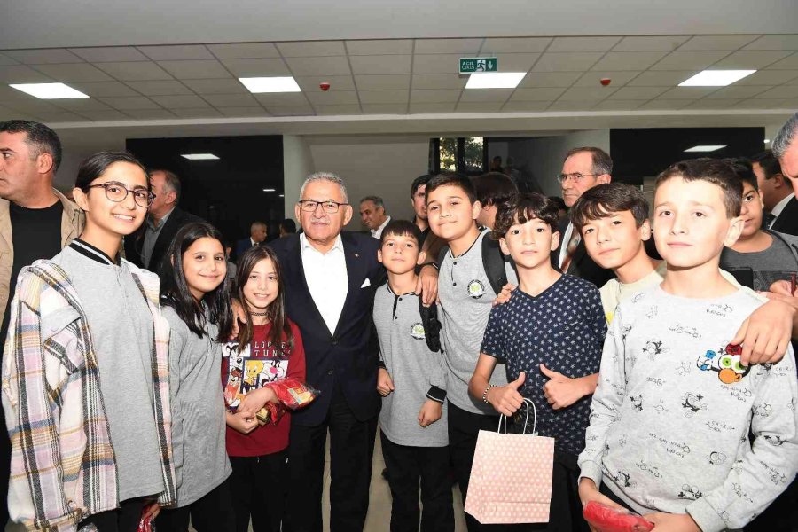 Başkan Büyükkılıç’tan Eğitime “spor Salonu” Desteği