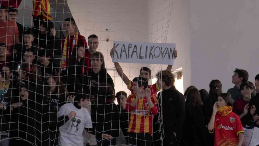 Kayserisporlu Futbolcular Lise Öğrencileriyle Buluştu