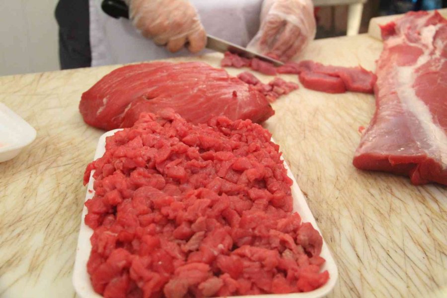 Türkiye Kasaplar Federasyonu Başkanı Yardımcı:" Kırmızı Ete Zam Görünmüyor"