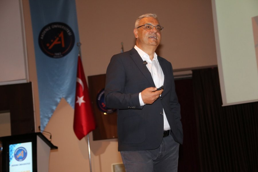 Otomotiv Distribütörleri Derneği Başkanı Bozkurt, Akdeniz Üniversitesi Öğrencileriyle Buluştu